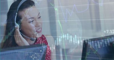 woman providing service assistance over phone, Apple | DXC Technology